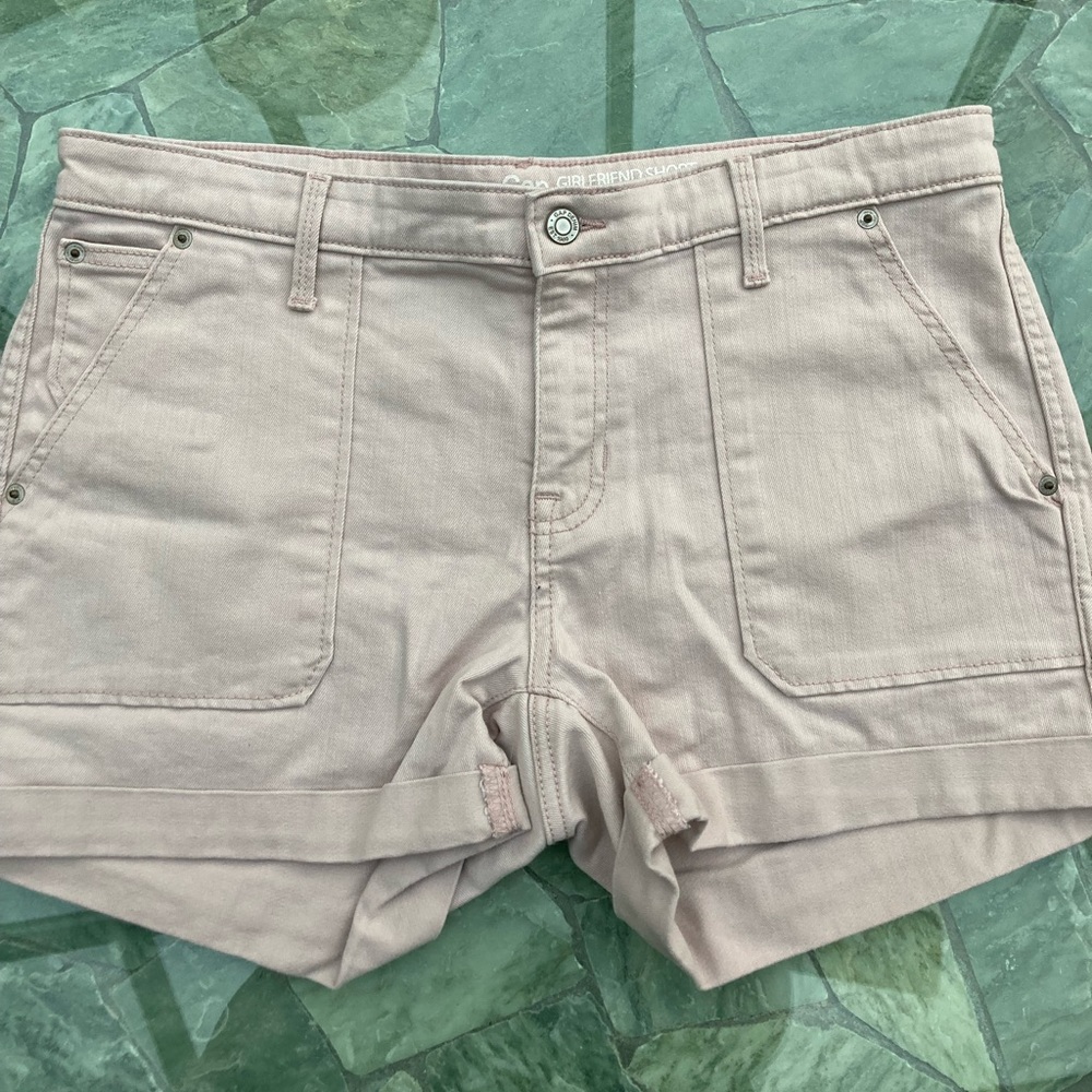 Women’s size 12 Gap Girlfriend shorts